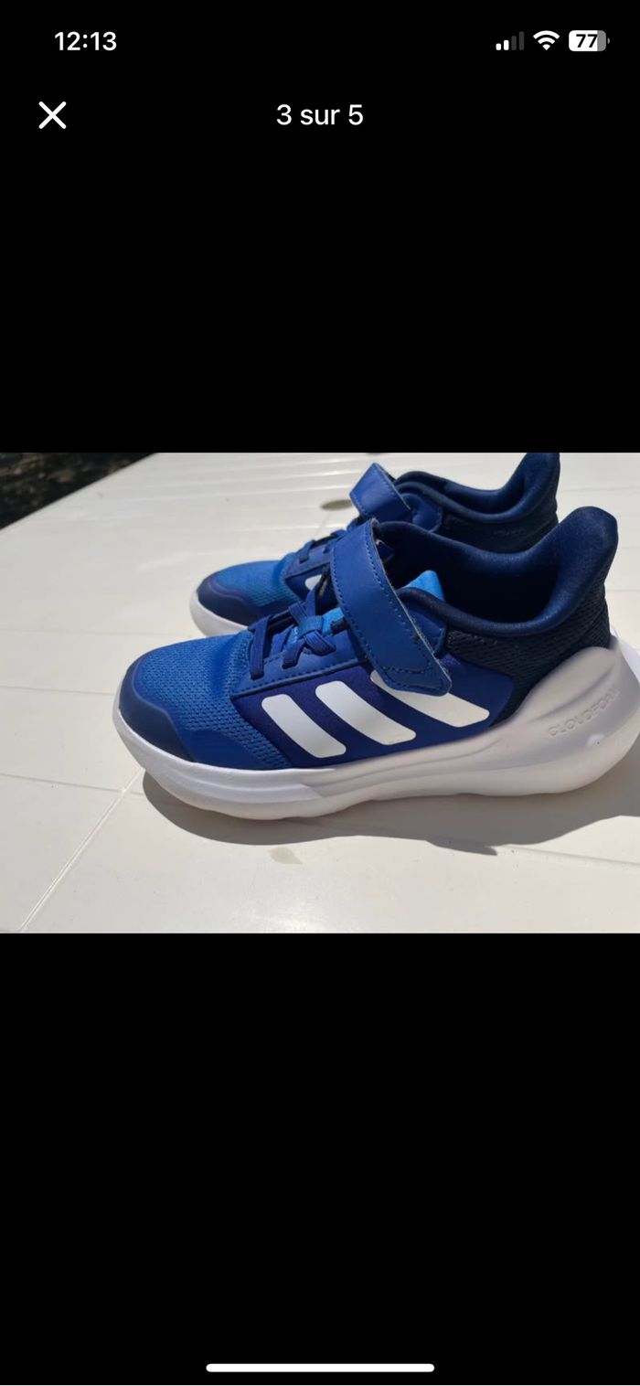 Chaussures adidas taille 33 - photo numéro 3