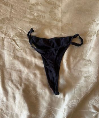 Sous vêtement tanga noir 