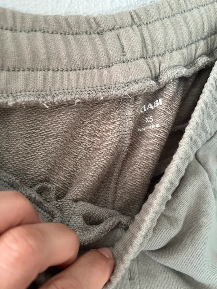 Short avec poches kiabi taille XS🌹 - photo numéro 3