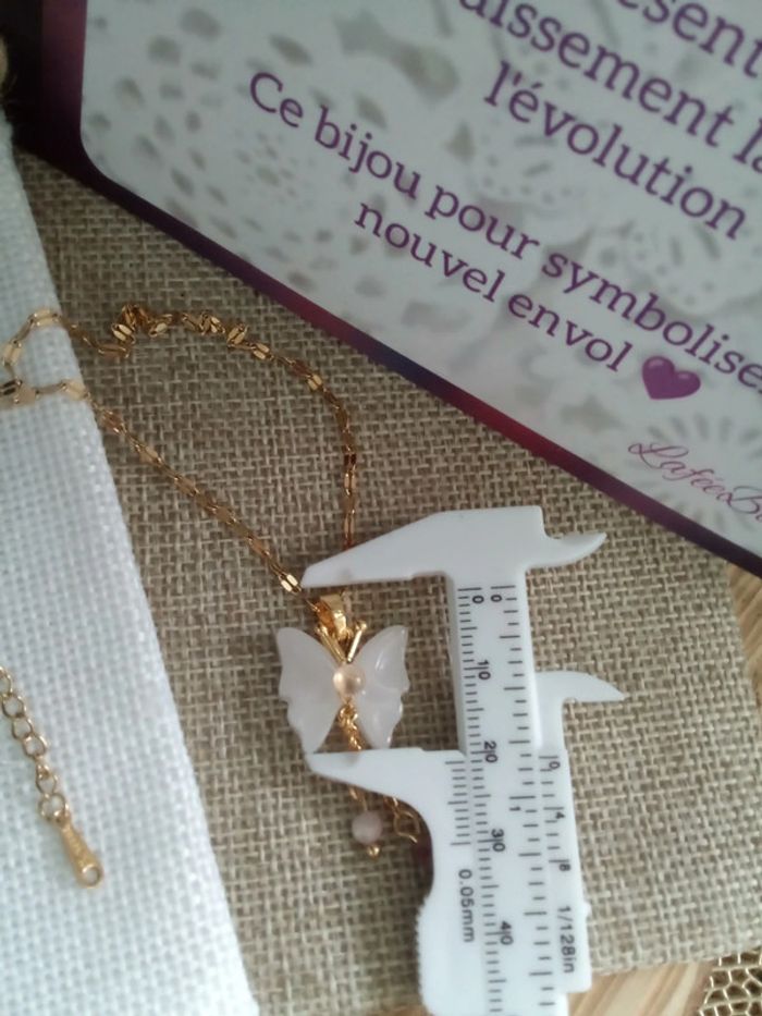 Collier papillon en pierres de jade blanc et rhodochrosite - photo numéro 4