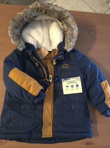 Neuf (non porté)🏷 🥰🤩💙superbe parka chaud 23 mois garçon 💙😍🤩