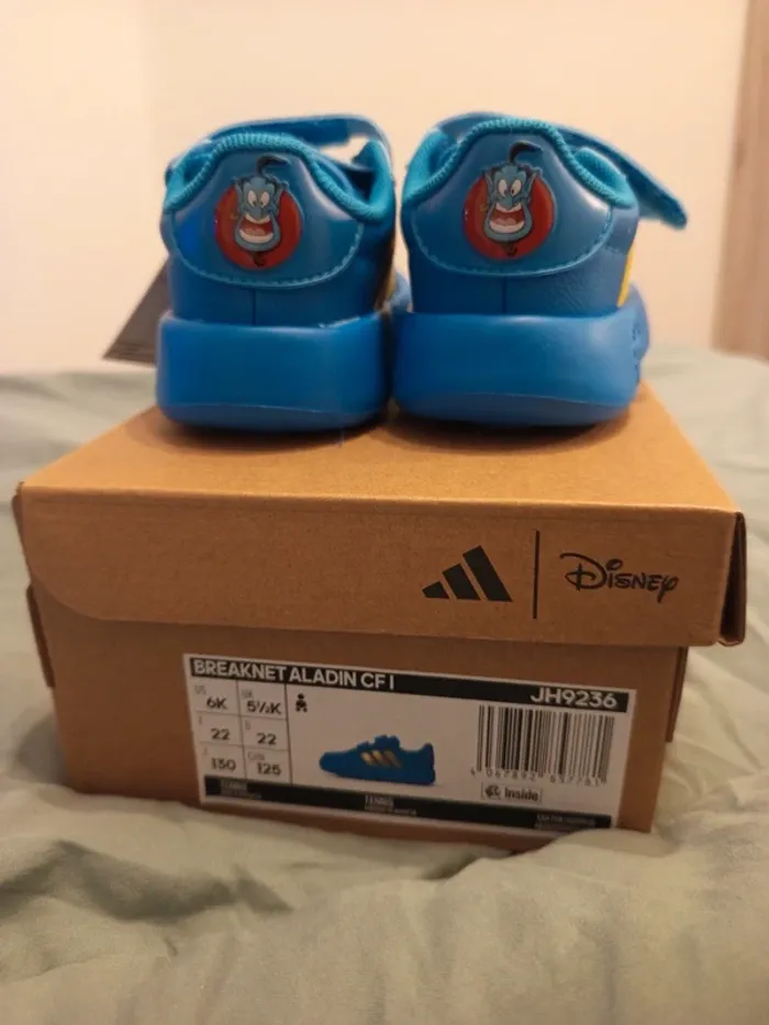 Basket bebe adidas Disney Aladin taille 22 neuve - photo numéro 2