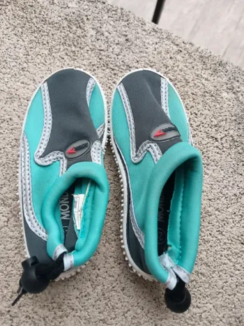 Chaussures aquatiques enfant Mondial taille 25