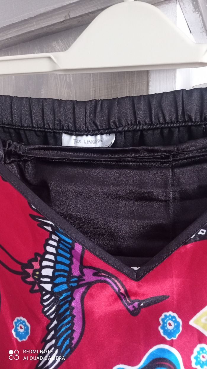 Pyjama satiné Tex noiret rouge imprimé taille 38 tbe - photo numéro 3
