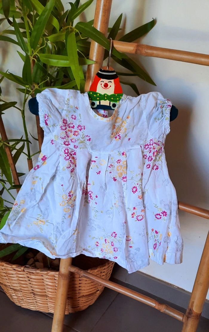 Robe légère 9 mois - photo numéro 2