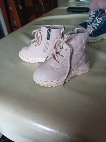 Chaussures montantes rose fille