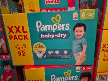 Couches pampers xxl taille 6, 92 couches. 