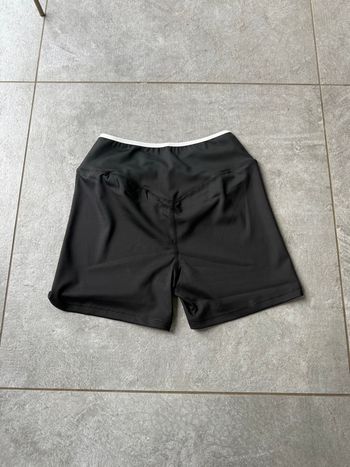 Short Alo yoga noir - Taille M - Neuf