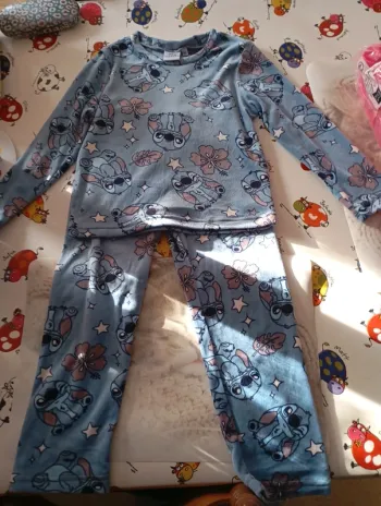 Pyjama 2 pièces stich taille 6 ans
