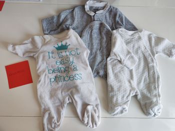 3 pyjamas naissance