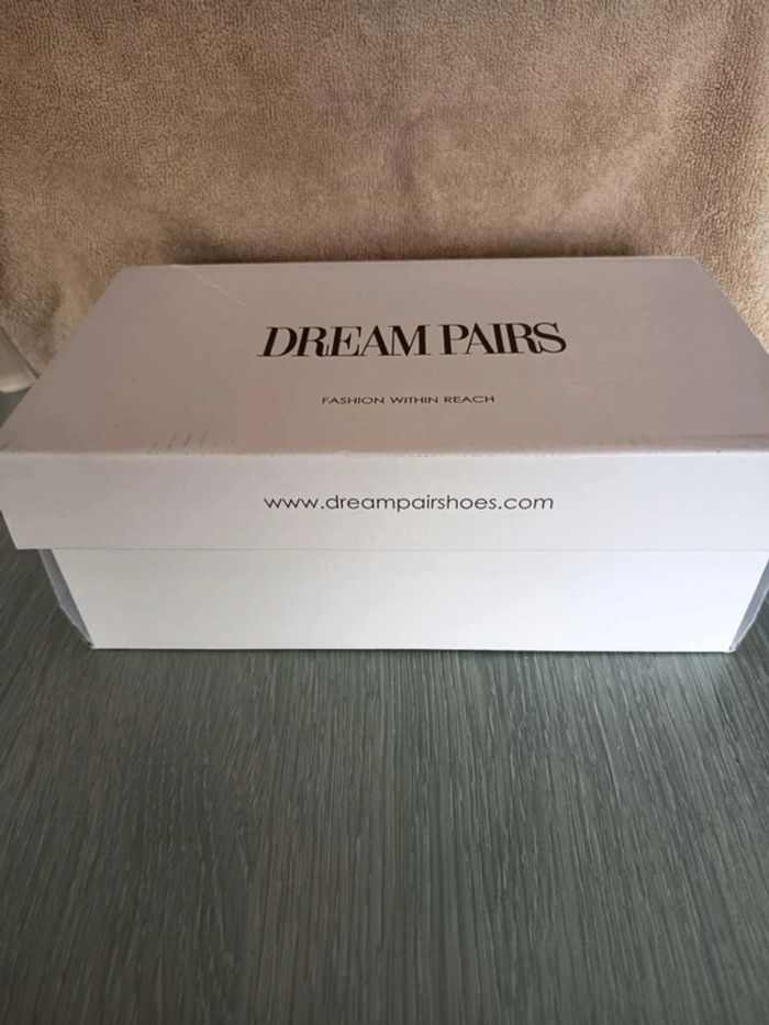 Chaussures enfants. Neuves. Marque Dream Pairs. (985) - photo numéro 3
