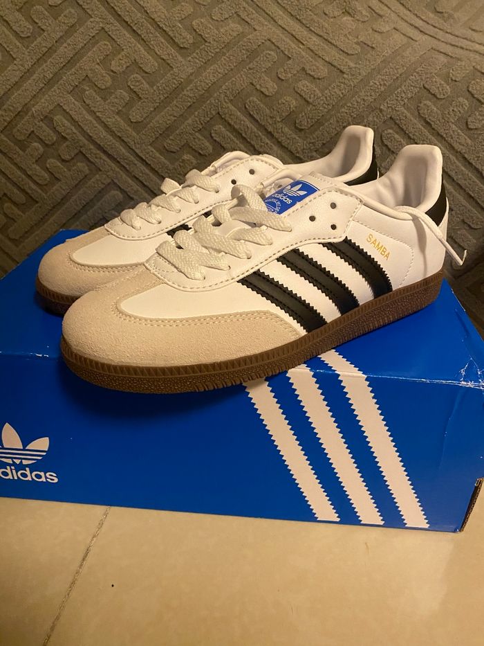 Baskets Adidas Taille 37 - photo numéro 4
