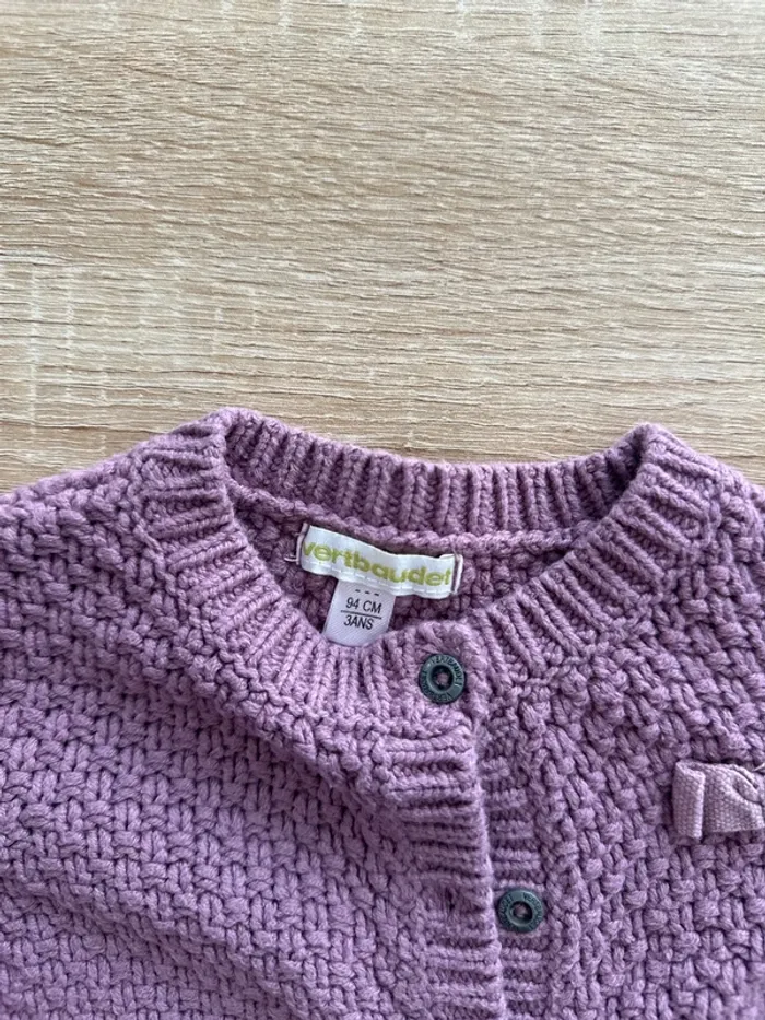 Vend gilet violet taille 3 ans marque vertbaudet en très bonne état - photo numéro 3