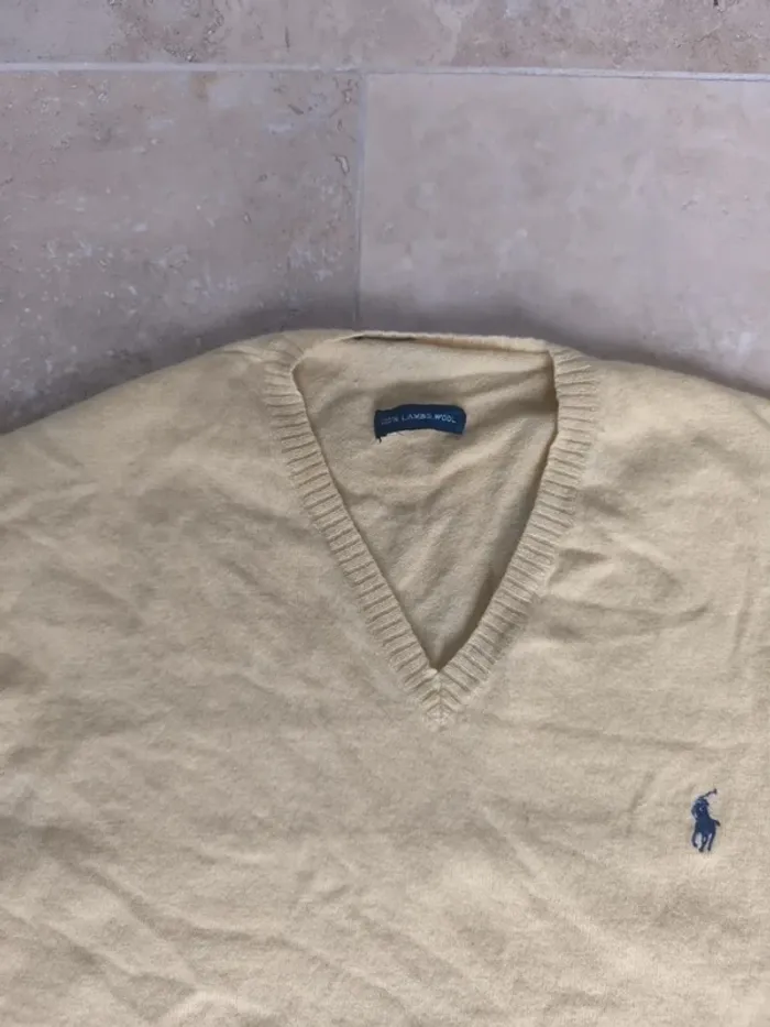 Pull col V laine d'agneau Ralph Lauren homme jaune logo marine - photo numéro 4