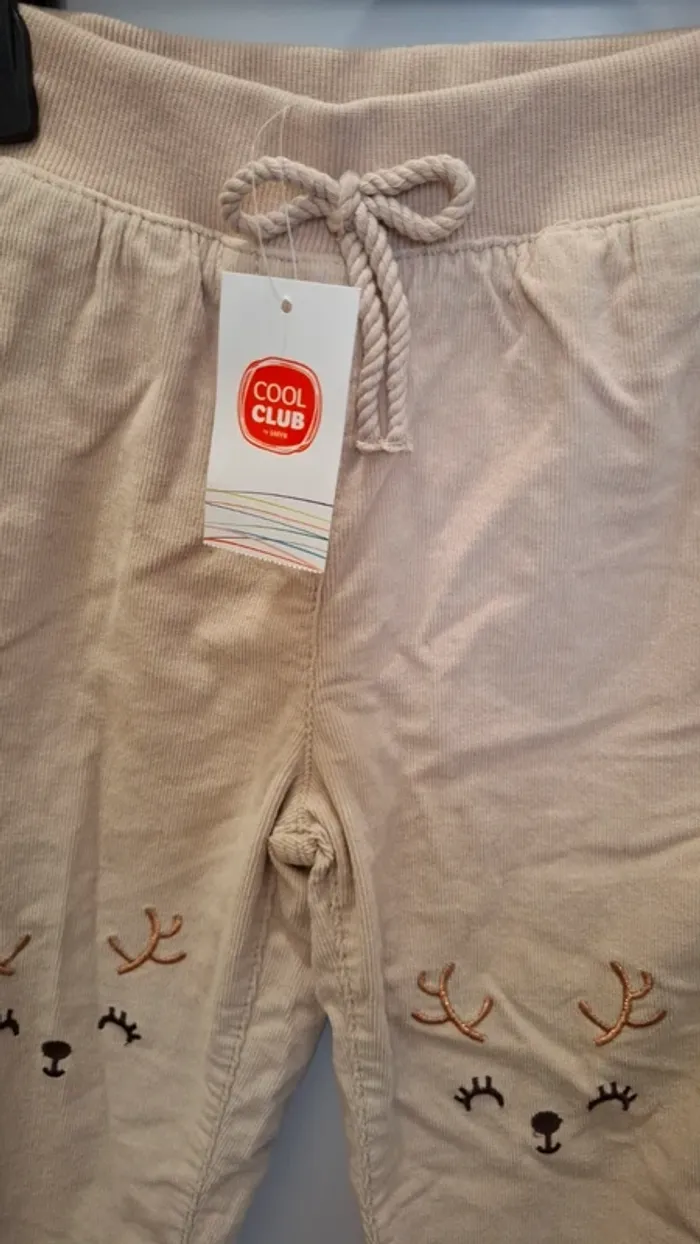 Pantalon type velours 122cm