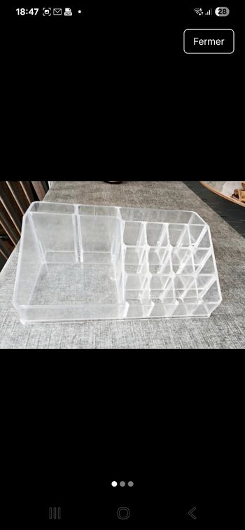 Présentoir maquillage 