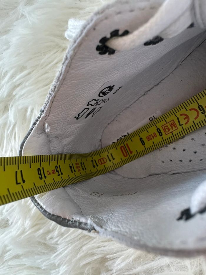 Paire de chaussures Babybotte blanche taille 18 - photo numéro 6