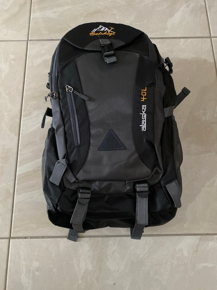 Sac de randonnée 40L neuf