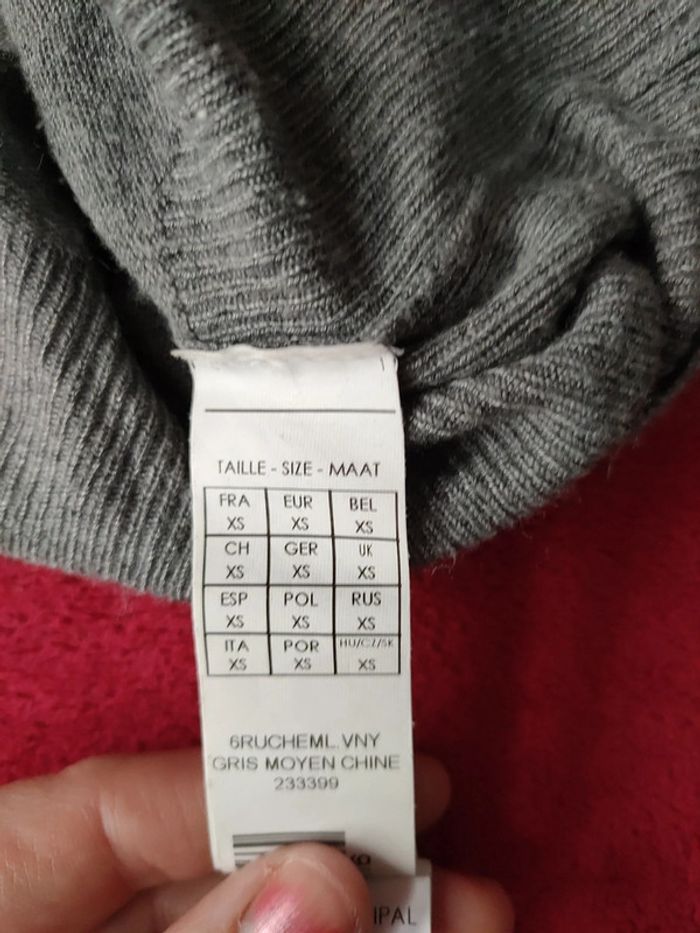 Pull XS - photo numéro 3