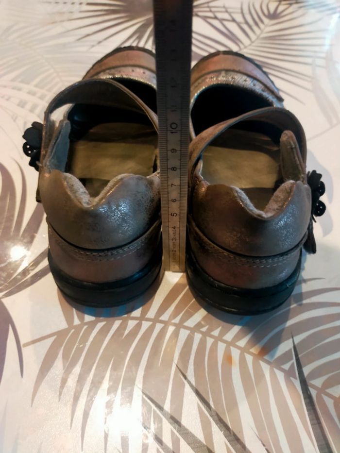 Ballerines en cuir fille T 32 lanières a velcro. - photo numéro 3