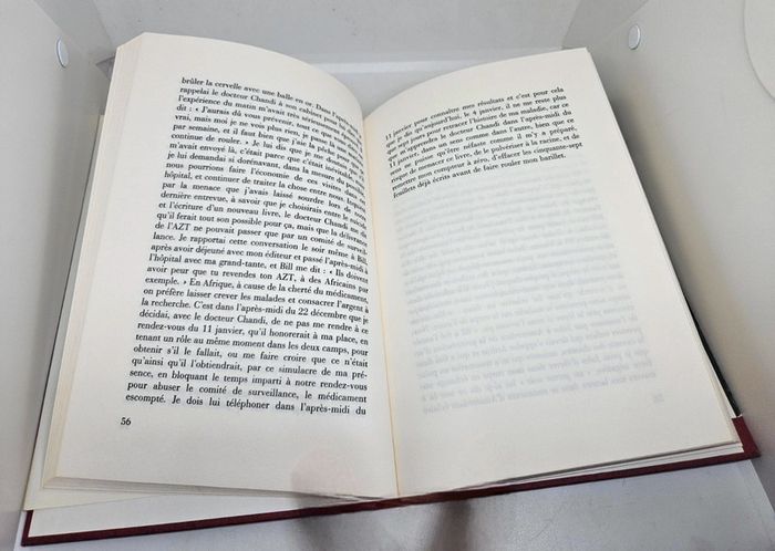 "À l'ami qui ne m'a pas sauvé la vie", de Hervé Guibert.
278 pages.
ISBN : 2.7242.6298.0 - photo numéro 4