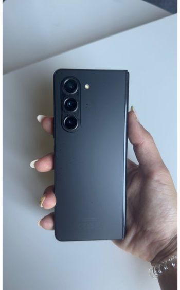Samsung galaxy Z Fold 5
