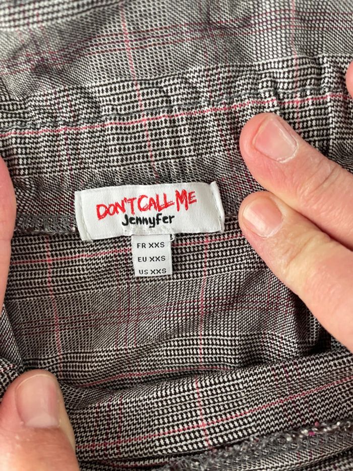 Jupe courte marque Jennyfer taille xxs équivaut à du 12 ans - photo numéro 3