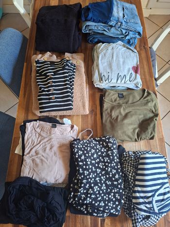 Lot vêtements grossesse taille M et S