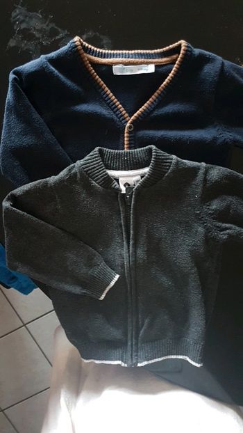 Lot de gilets 18 mois