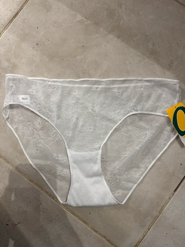 Culotte blanche en dentelle Well – Taille 44/46 (neuve) - photo numéro 2