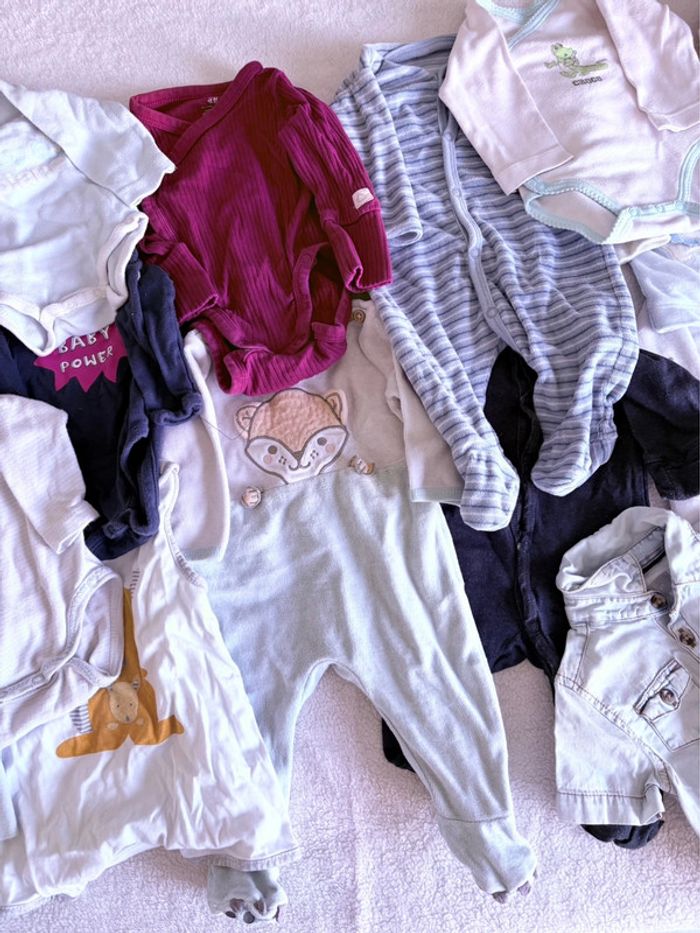 Lot vêtements bébé 1 mois (Kiabi, Orchestra, Primark, etc.) - photo numéro 3