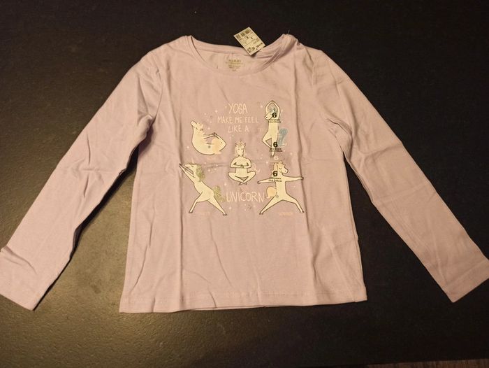 Haut mauve licorne yoga