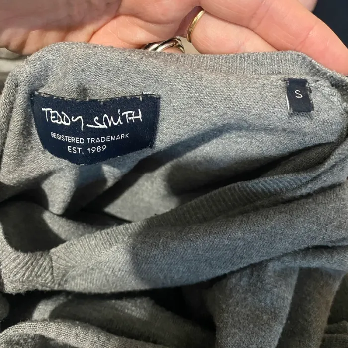 Pull gris homme col V Teddy Smith - photo numéro 3