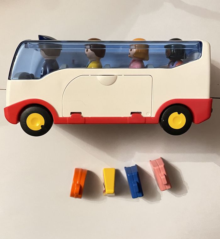 Autocar de voyage Bus Junior Playmobil 6773 - photo numéro 2