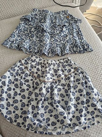 Lot de 2 jupes en 8 ans neuves