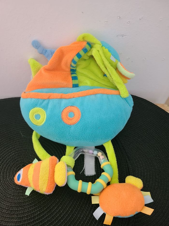 Jeu d'éveil bateau tout doux à suspendre