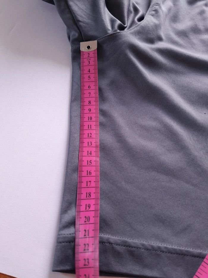 Short adidas taille M - photo numéro 12