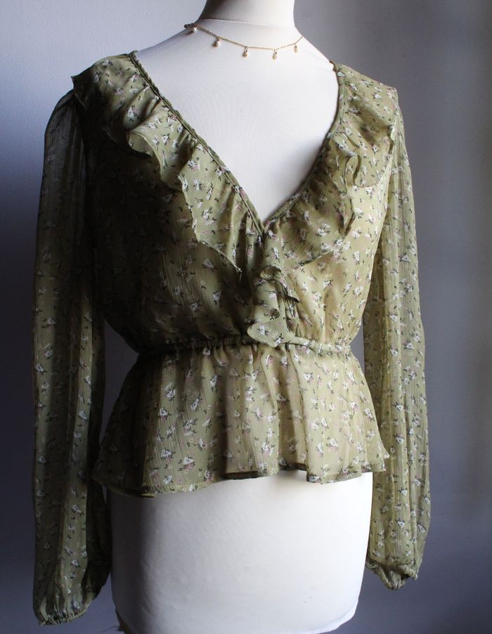 Blouse fleurie Stradivarius vert sauge - photo numéro 4