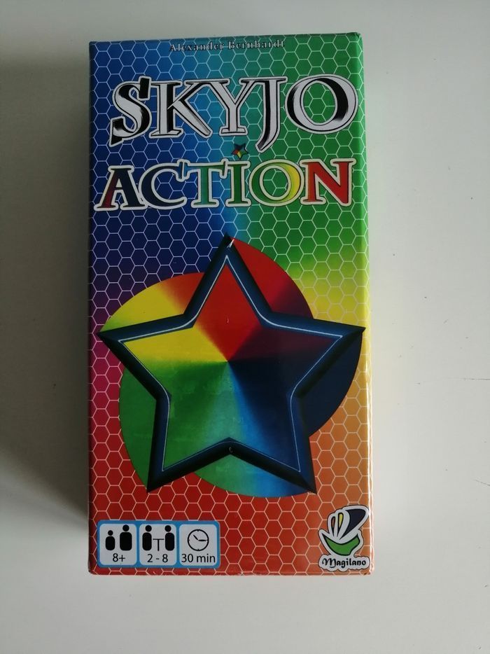 Skyjo action cartes jeu de société règle français blister jamais utilisée