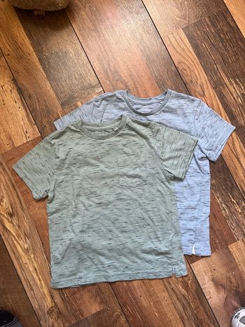 Lot 2 t-shirts Primark 3-4 ans