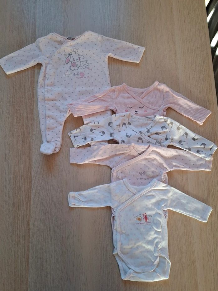Lot bodies et pyjama