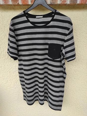 T shirt rayé gris et noir