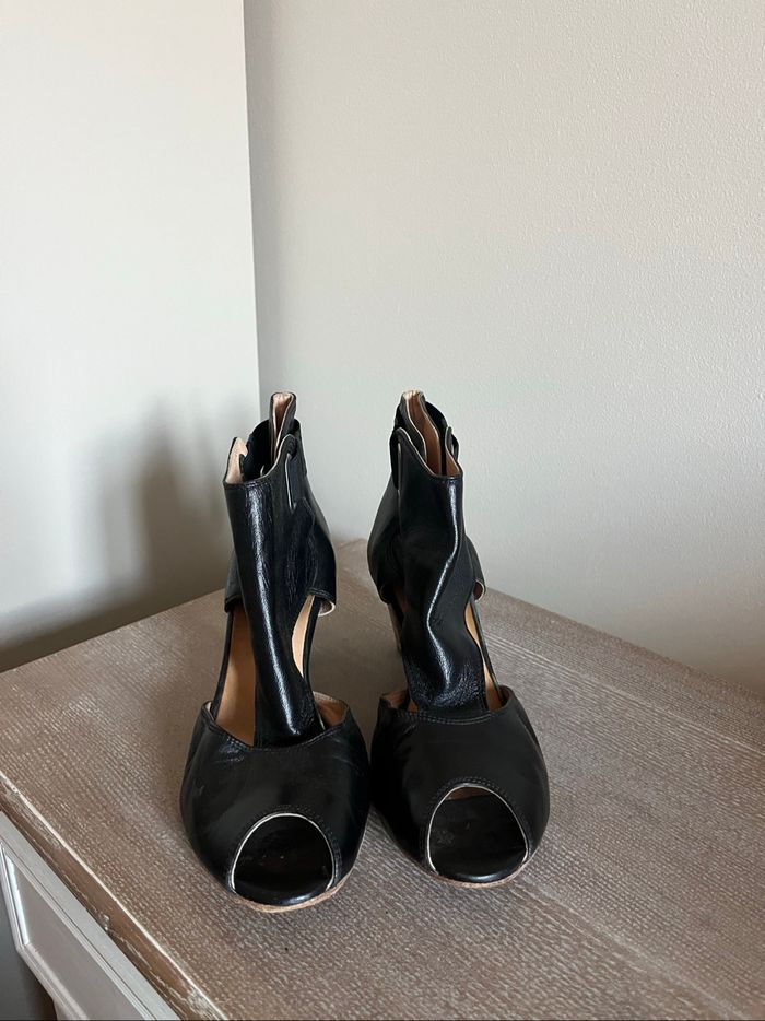 Chaussures très bon état noires en cuir - photo numéro 2