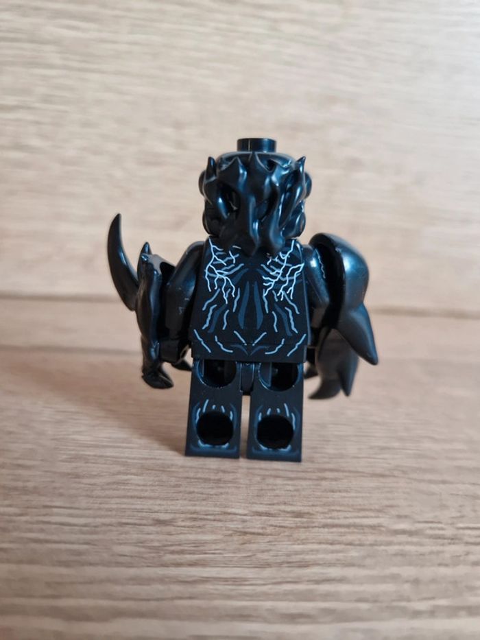 Figurine type lego Vénom Spiderman 6cms de haut Marvel - photo numéro 3