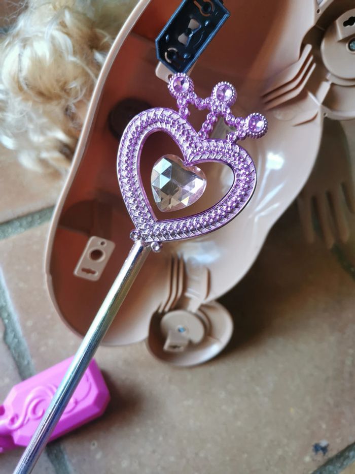 Tête de poupée pour coiffer avec les accessoires jouet - photo numéro 2