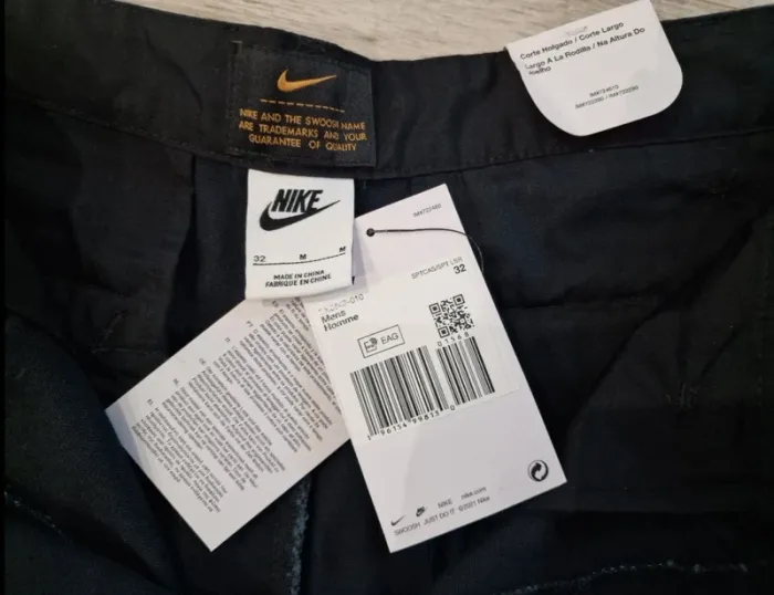 Short Nike homme taille 42 XL Neuf - photo numéro 2