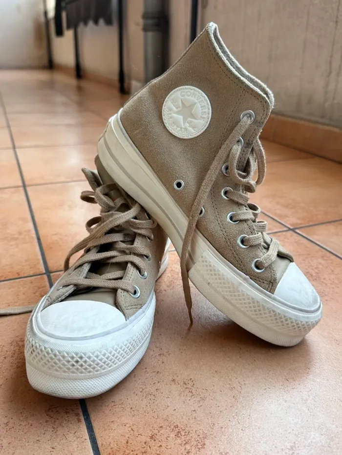Converses beige intérieur moumoute - photo numéro 5