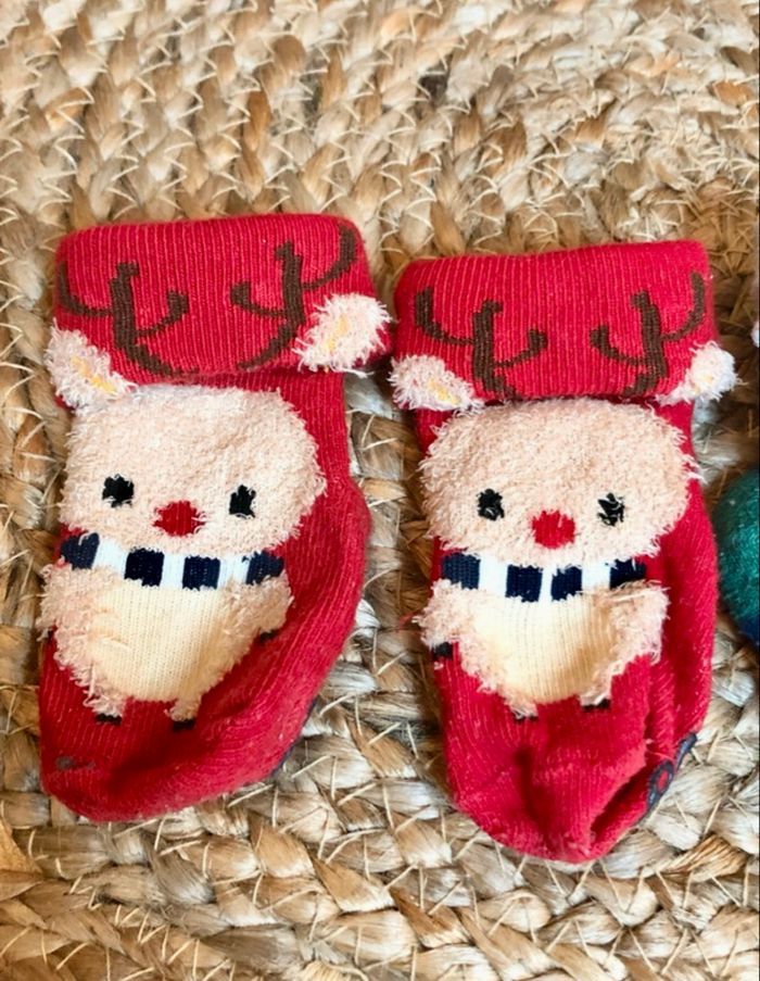 💜 Lot de chaussettes de Noël H&m taille 3/6 mois 💜 - photo numéro 2