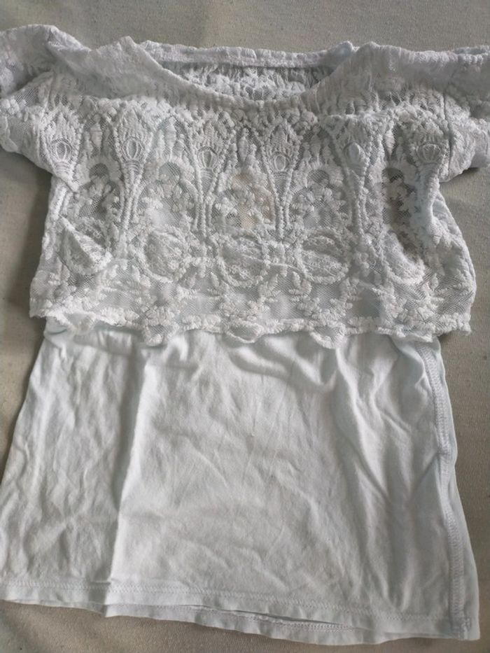 Joli petit haut blanc 2 ans