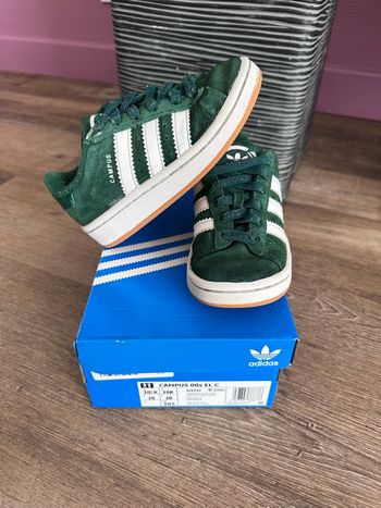 - Baskets Adidas Campus - Pointure 28 - bon état, traces d’usures 